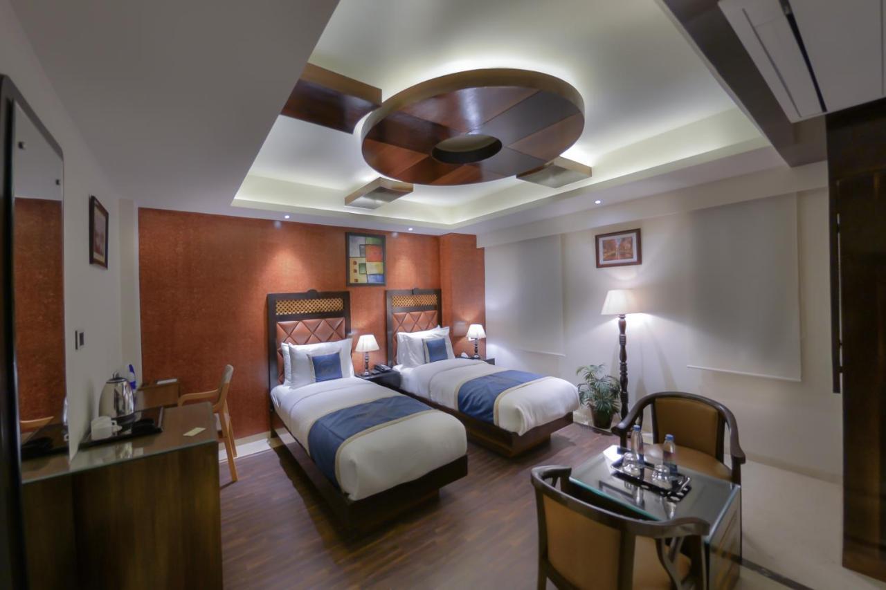 Hotel Downtown Srinagar  Exterior photo